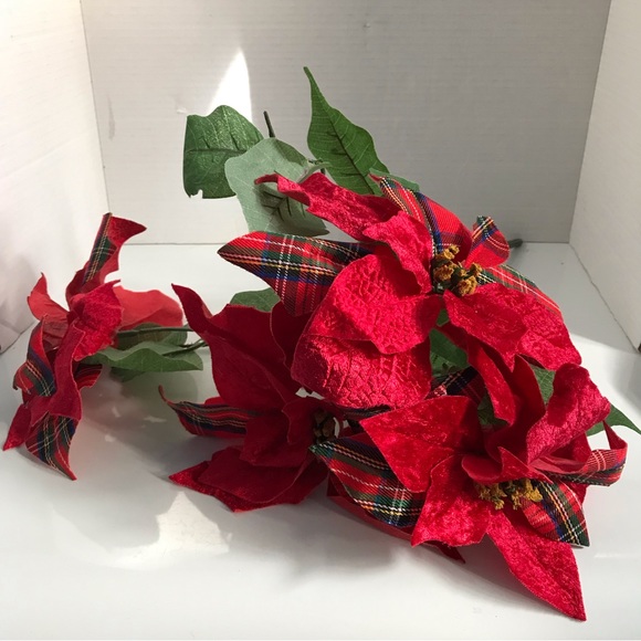 Red silk poinsettia foliage for indoor or outdoor holiday decoration - Picture 5 of 13